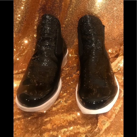 Arche Shoes - Arche Skatch Crinkle Patent Leather Bootie